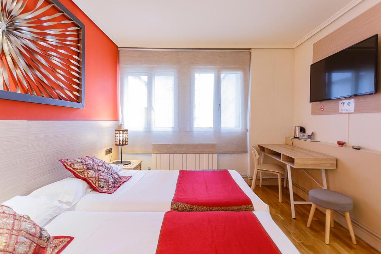Hostal Rodas פמפלונה מראה חיצוני תמונה