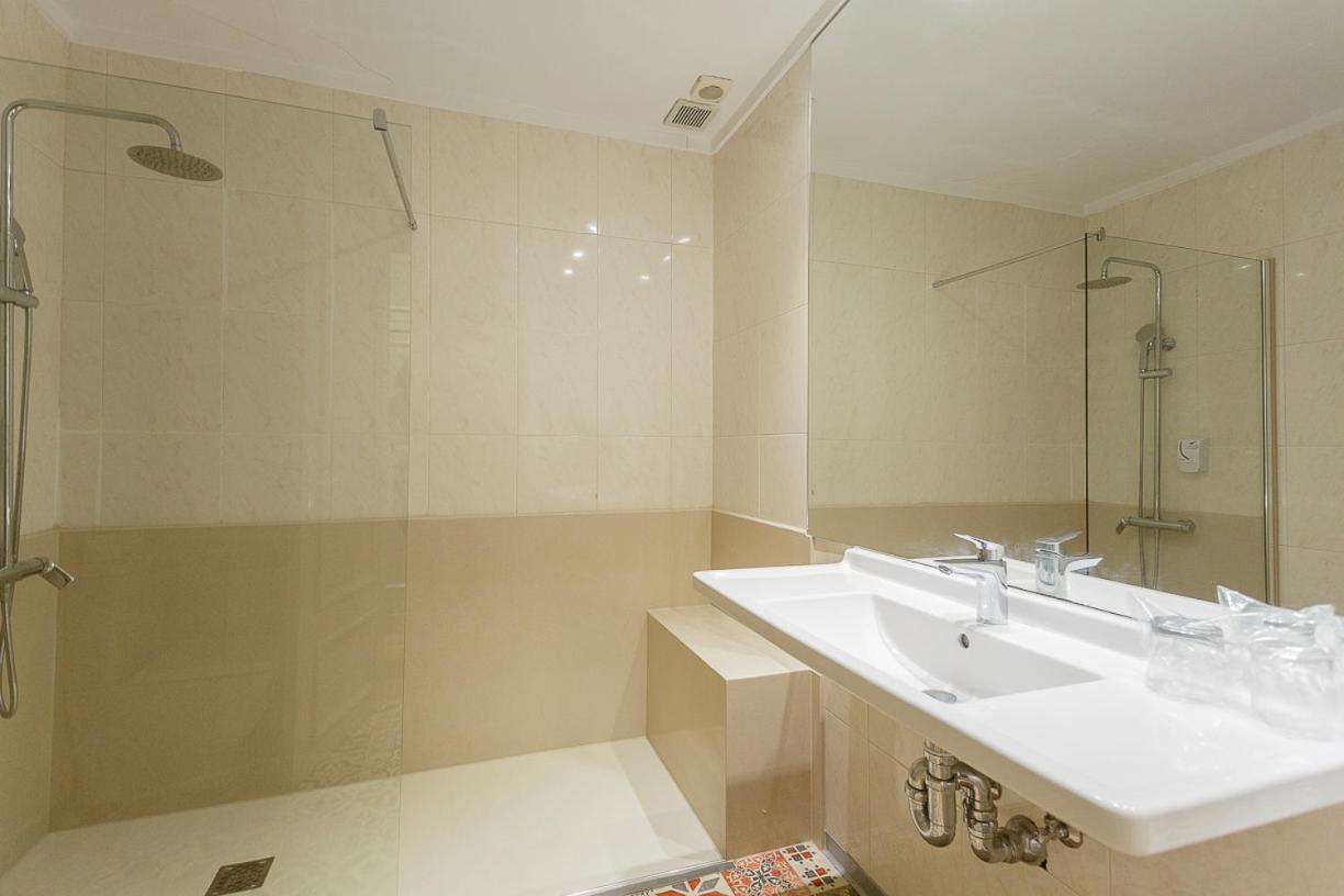 Hostal Rodas פמפלונה מראה חיצוני תמונה